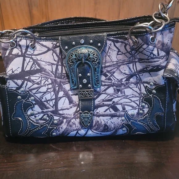 Purse - Picture 2 of 3